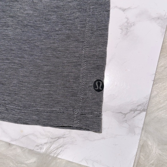 Lululemon striped athletic top size medium - Picture 3 of 5